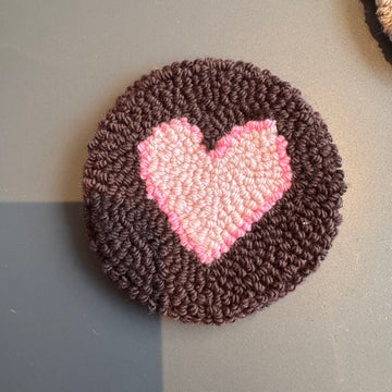 Punch needle Bilbrikker